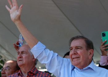 Edmundo González se proclama Presidente y exige al ejército a desobedecer al régimen