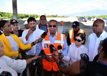 Obras Públicas informa que la circunvalación de Baní está avanzada en un 85%