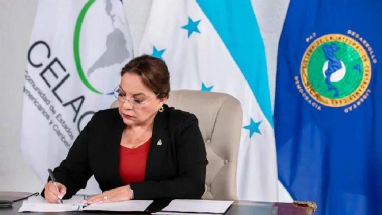 Honduras cancela cumbre de la Celac por crisis migratoria