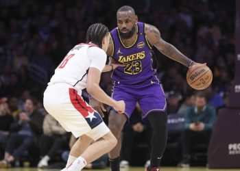 LeBron James y Karl Malone: Únicos con triple-doble tras los 40
