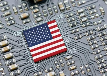 EE.UU. restringe exportación de microchips de IA y Pekín responde