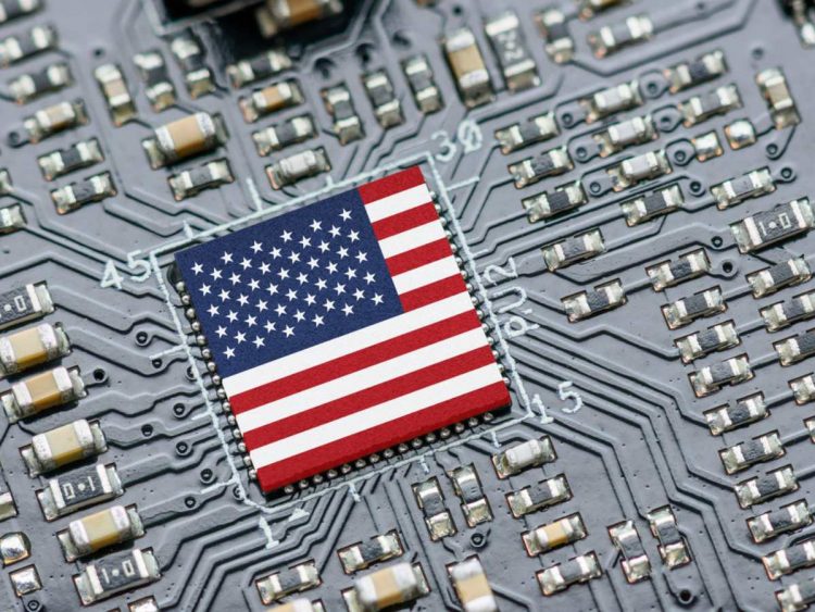 EE.UU. restringe exportación de microchips de IA y Pekín responde