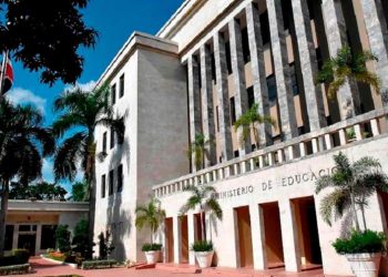 Minerd rechaza paros convocados por la ADP y advierte que afectan el calendario escolar