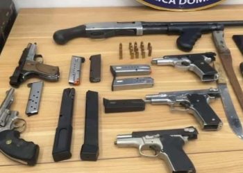 Detienen a dos hombres con seis armas de fuego en Tenares