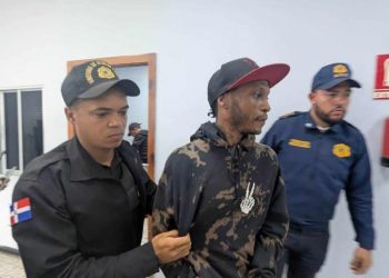 Autoridades dominicanas entregan a otro presunto pandillero haitiano a la Policía de Haití