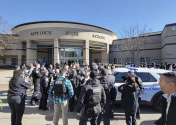 Tirador de 17 años se suicida tras tiroteo en escuela de Nashville