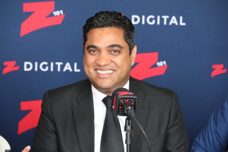 Kelvin Cruz anuncia RD$2 mil millones para obras deportivas