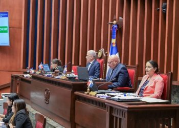 Senado aprueba Ley sobre contratación de prospectos de béisbol