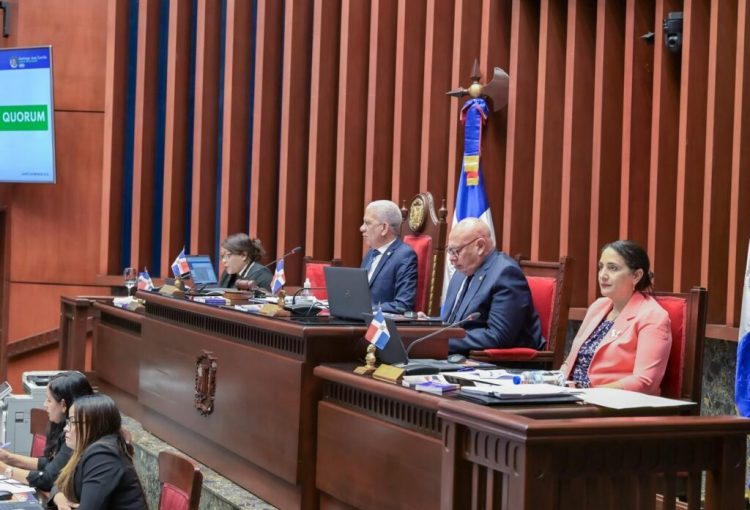 Senado aprueba Ley sobre contratación de prospectos de béisbol