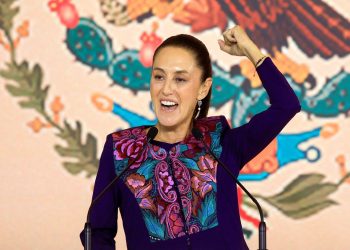 Sheinbaum llama progresista al papa Francisco por “promover el feminismo” en la Iglesia católica