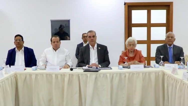Abinader encabeza primera reunión de la Comisión Presidencial de Transparencia y Anticorrupción