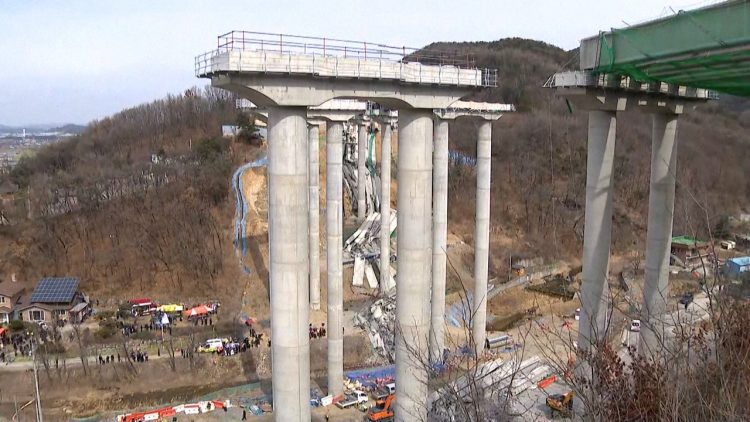 Colapso de puente en Corea del Sur deja varios muertos y heridos