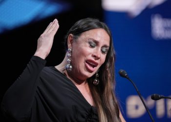 Estrella de "Emilia Pérez" se disculpa por tuits racistas y ofensivos