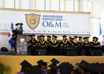 O&M gradúa 1,913 nuevos profesionales