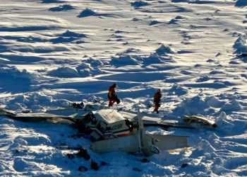 Encuentran los restos del avión desaparecido en Alaska; no hay sobrevivientes