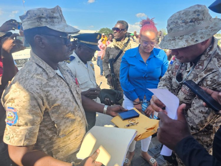 Extraditan a dominicana acusada de trata de personas