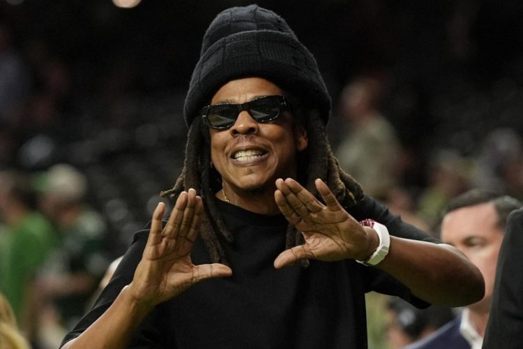 Jay-Z pierde 20 millones de dólares en empresas tras acusaciones de abuso infantil