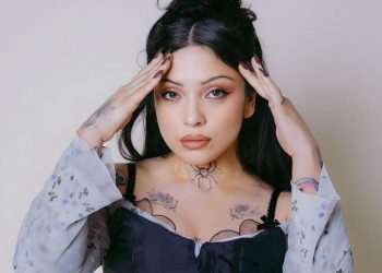 Mon Laferte: "Fui violada a los 7 años, a los 11 empecé a tomar y fumar cigarro"