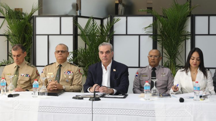 Abinader lidera reunión sobre seguridad ciudadana