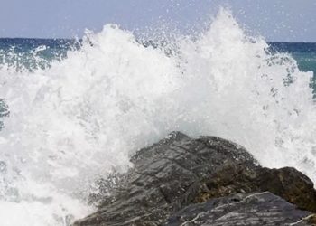 Oleaje peligroso y lluvias dispersas por vaguada y vientos