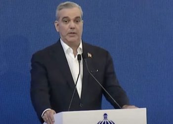 Abinader limitará atención médica a extranjeros ilegales