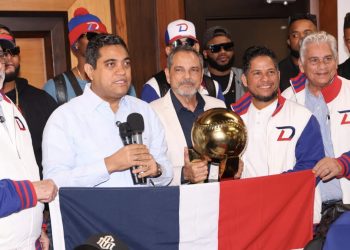 Kelvin Cruz recibe a los campeones de la Serie del Caribe