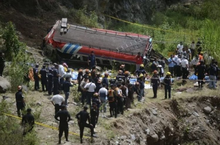 Más de 40 muertos en accidente de bus en Guatemala