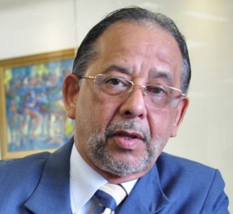 Huchi Lora denuncia difamación y vincula al PLD