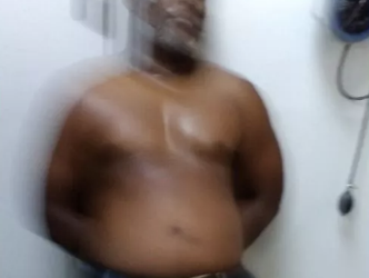 Arrestan hombre por agredir a su abuela de 90 años