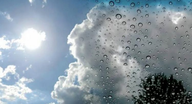 Mayormente soleado en la mañana, lluvias débiles y dispersas en la tarde