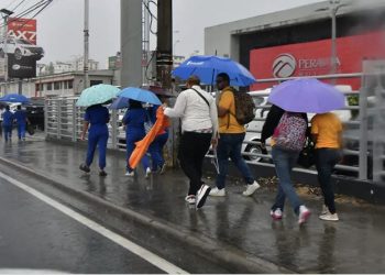 Lluvias en varias provincias por acercamiento de sistema frontal y vaguada