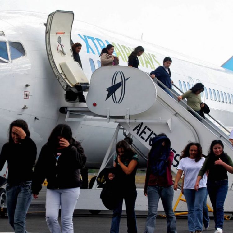 Perú recibe primer vuelo con 34 ciudadanos deportados desde Estados Unidos