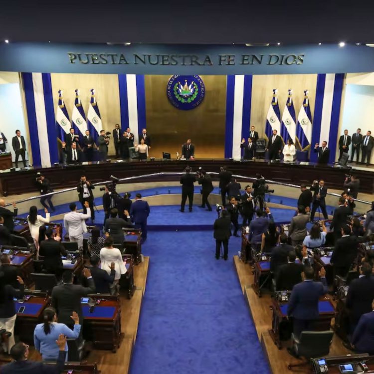Congreso de El Salvador elimina el financiamiento público a los partidos políticos