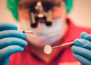 Hombre pierde la mandíbula por error médico en Roma