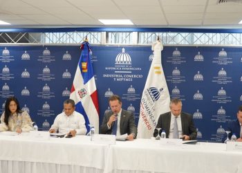 Aprueban permisos para la instalación de diez empresas de zonas francas