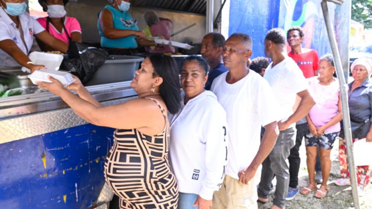 Comunitarios valoran intervención de Comedores Económicos dentro del programa “El Gobierno Contigo”