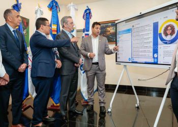 Asistente virtual Lici Compras RD disponible en WhatsApp