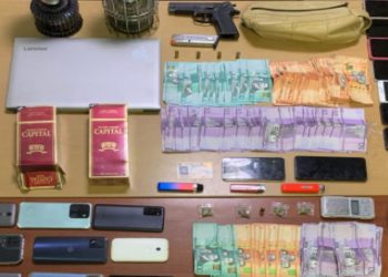 Operativo en Santiago: Decomisan armas, drogas y celulares