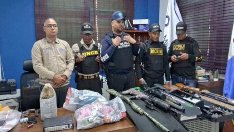 Operativo en Valverde: Más de diez detenidos y armas incautadas