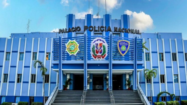 PN detiene a dos hombres armados en Sabana Grande de Boyá