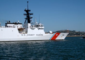 Detienen a cinco dominicanos que intentaron ingresar a Puerto Rico como polizones en un barco