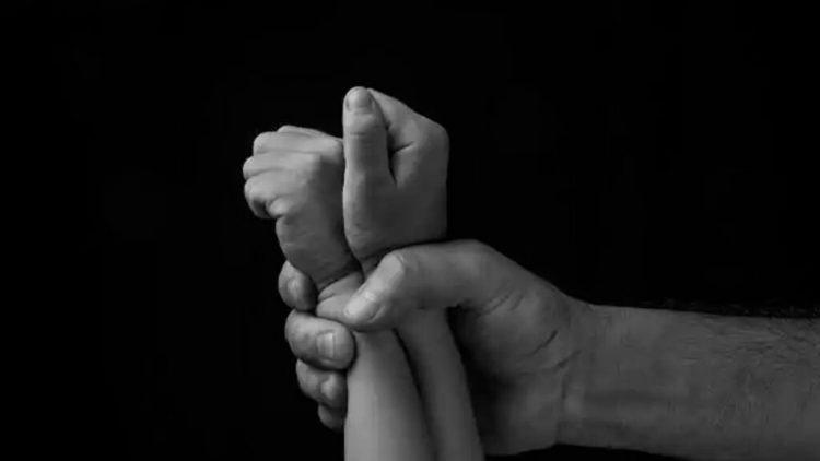 Dos años de prisión a hombre que abusó de menor de edad