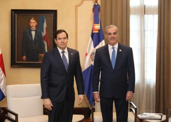 Presidente Luis Abinader recibe a Marco Rubio en su despacho