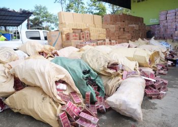 Autoridades incineran más de 6.4 millones de productos ilegales