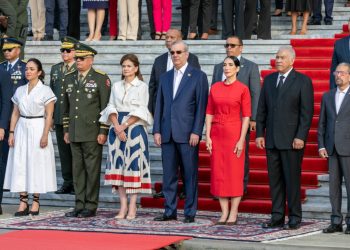 Presidente Abinader encabeza acto de homenaje a la Bandera Nacional