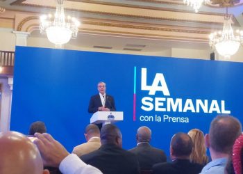 Abinader reitera aumento salarial del 20% en el sector privado