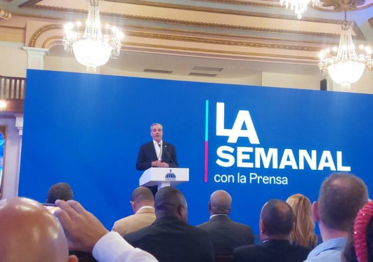 Abinader reitera aumento salarial del 20% en el sector privado