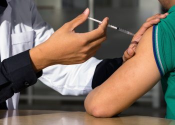 SISALRIL evalúa ampliar cobertura de vacunas para la población