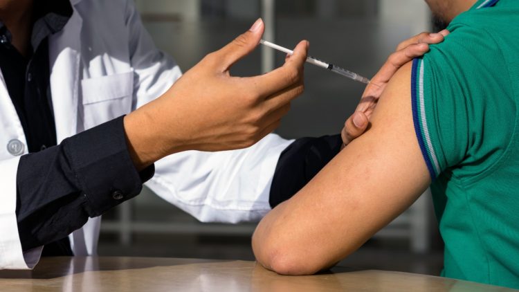 SISALRIL evalúa ampliar cobertura de vacunas para la población