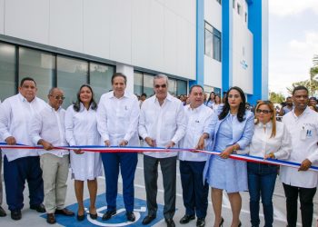 Presidente Abinader inaugura el primer hospital traumatológico de la región Sur